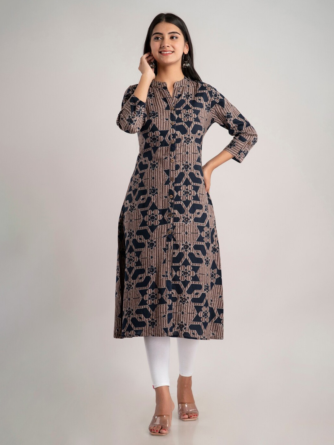 

MAUKA Women Grey & Navy Blue Floral Printed Kurta