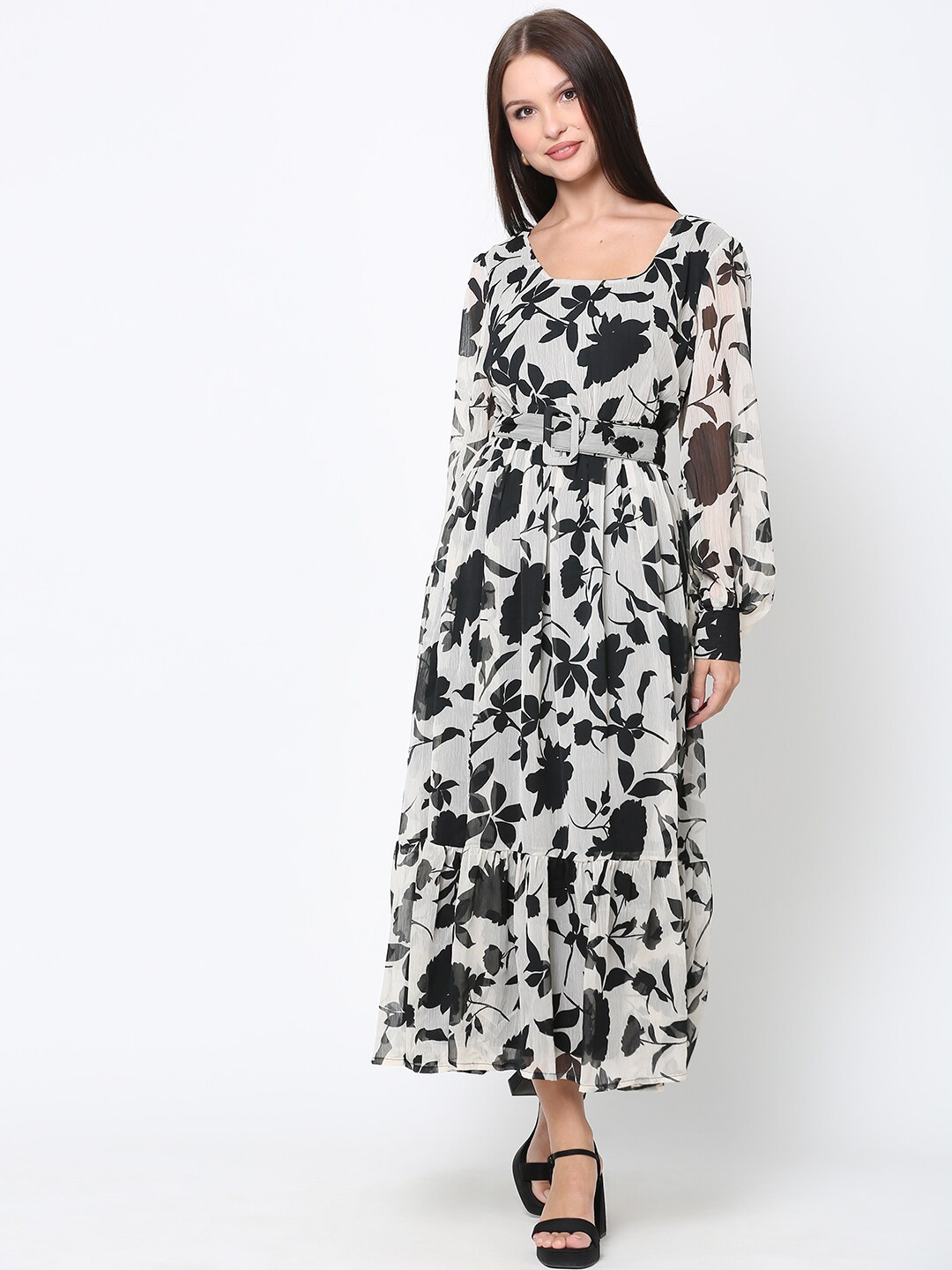 

DRIRO Off White & Black Floral Printed Chiffon Maxi Dress