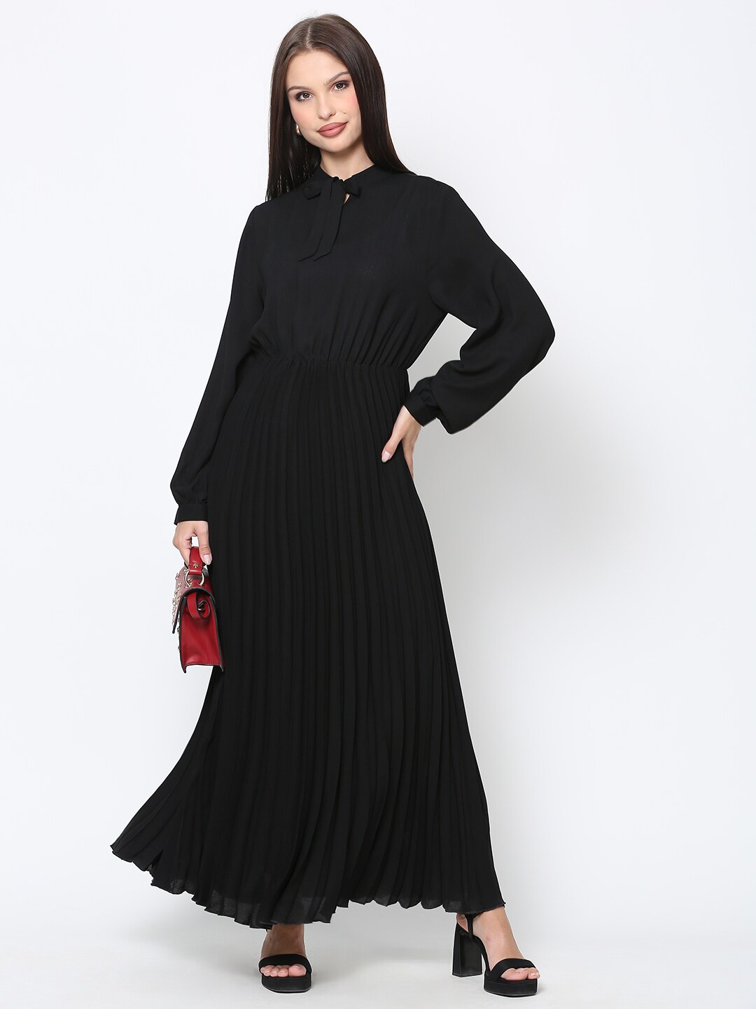 

DRIRO Black Tie-Up Neck Crepe Maxi Dress
