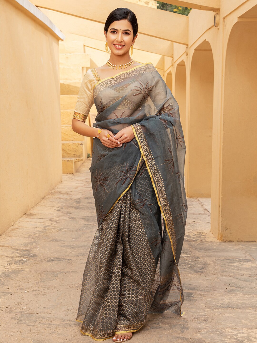 

Ambraee Grey & Gold-Toned Ethnic Motifs Organza Ready to Wear Block Print Saree
