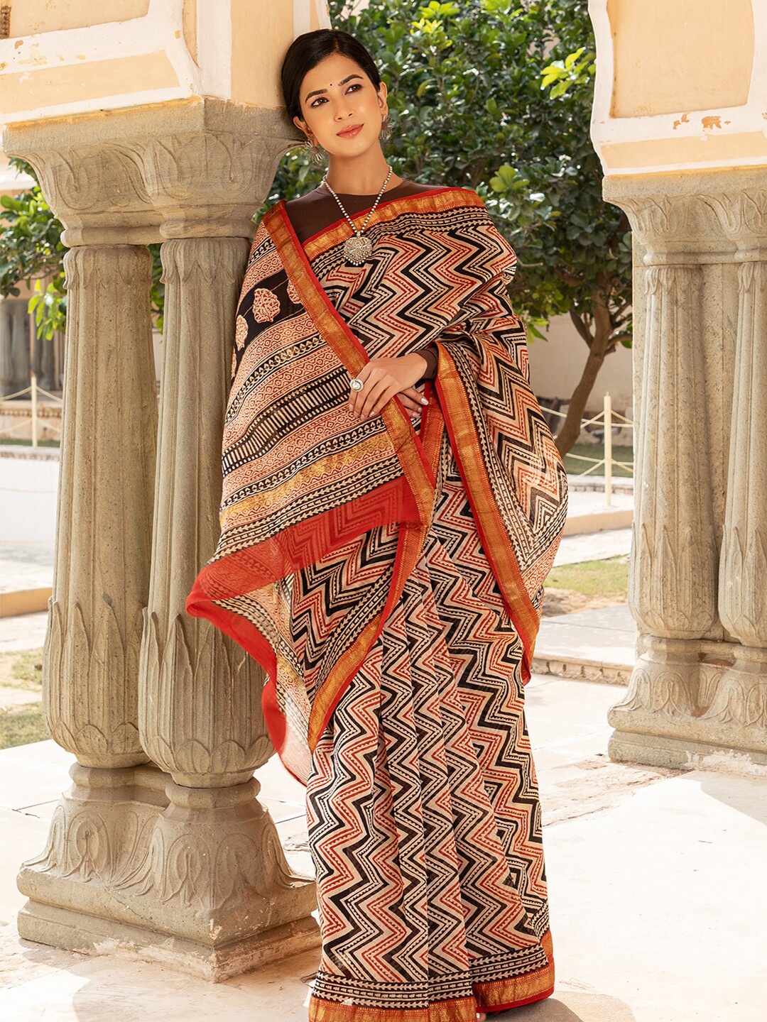 

Ambraee Red & Black Ready to Wear Chanderi Saree