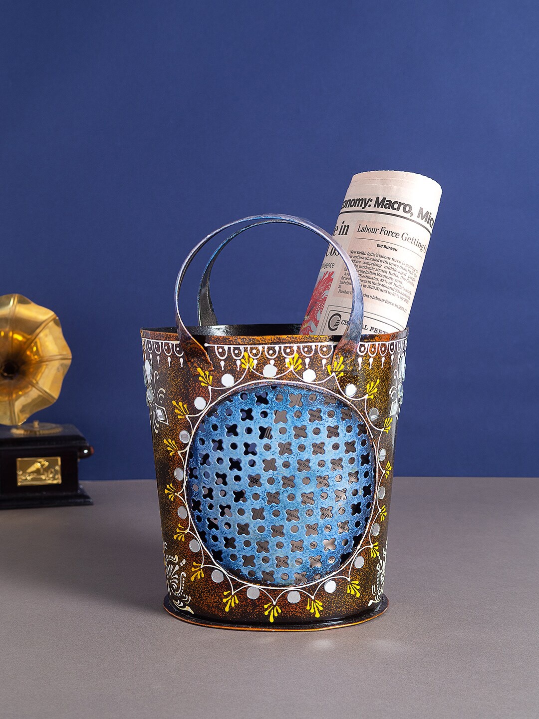 

Golden Peacock Gold-Toned & Blue Embellished Iron Bucket-Shaped Organiser