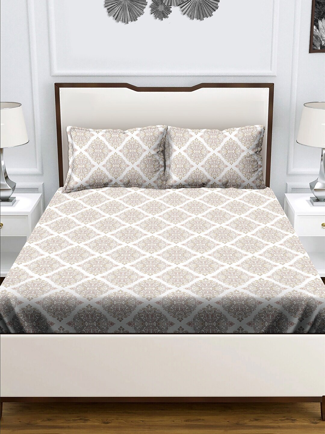 

BELLA CASA Brown & White Geometric 210 TC Queen Bedsheet with 2 Pillow Covers