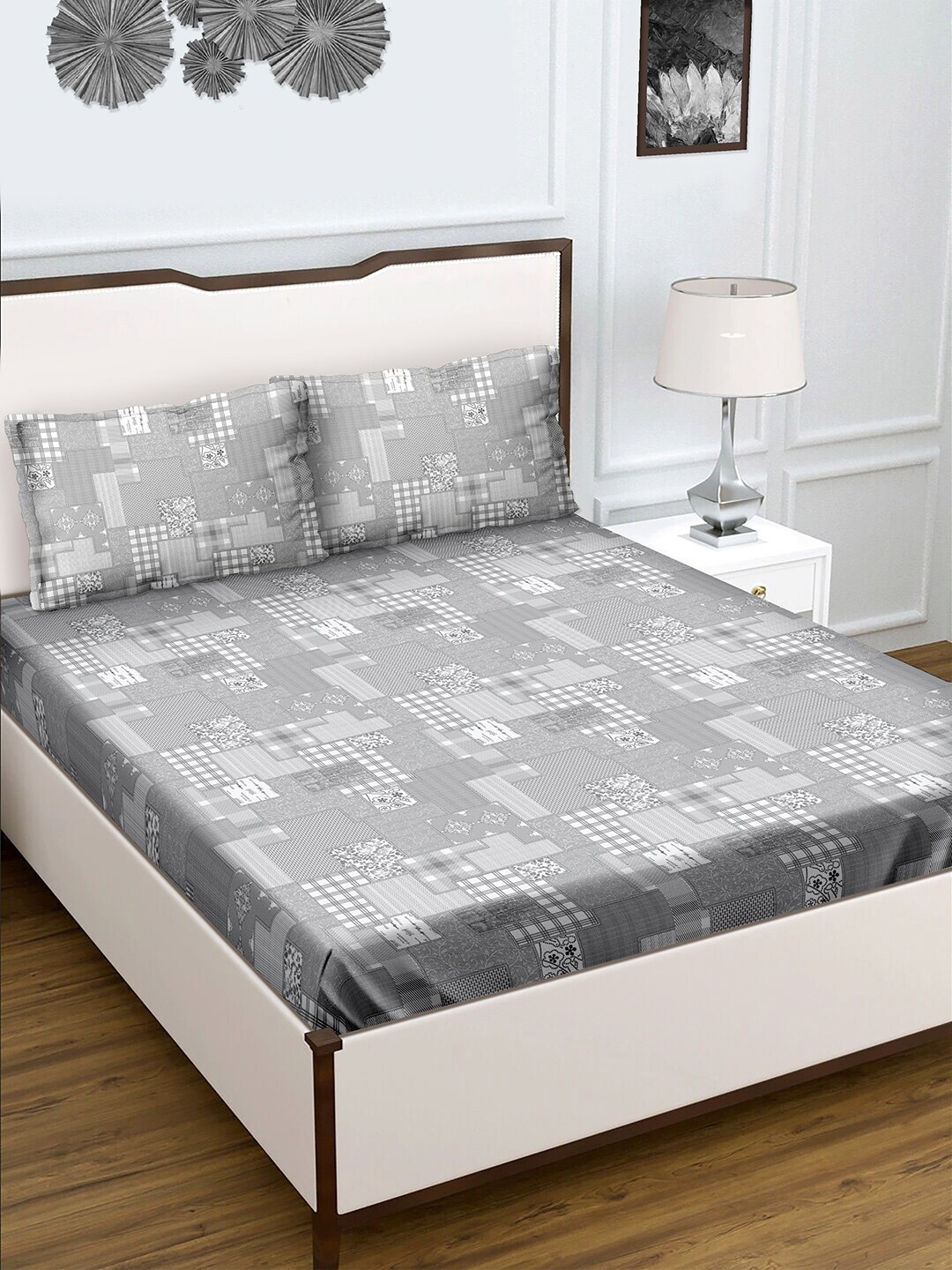 

BELLA CASA Grey & White Geometric 210 TC Queen Bedsheet with 2 Pillow Covers