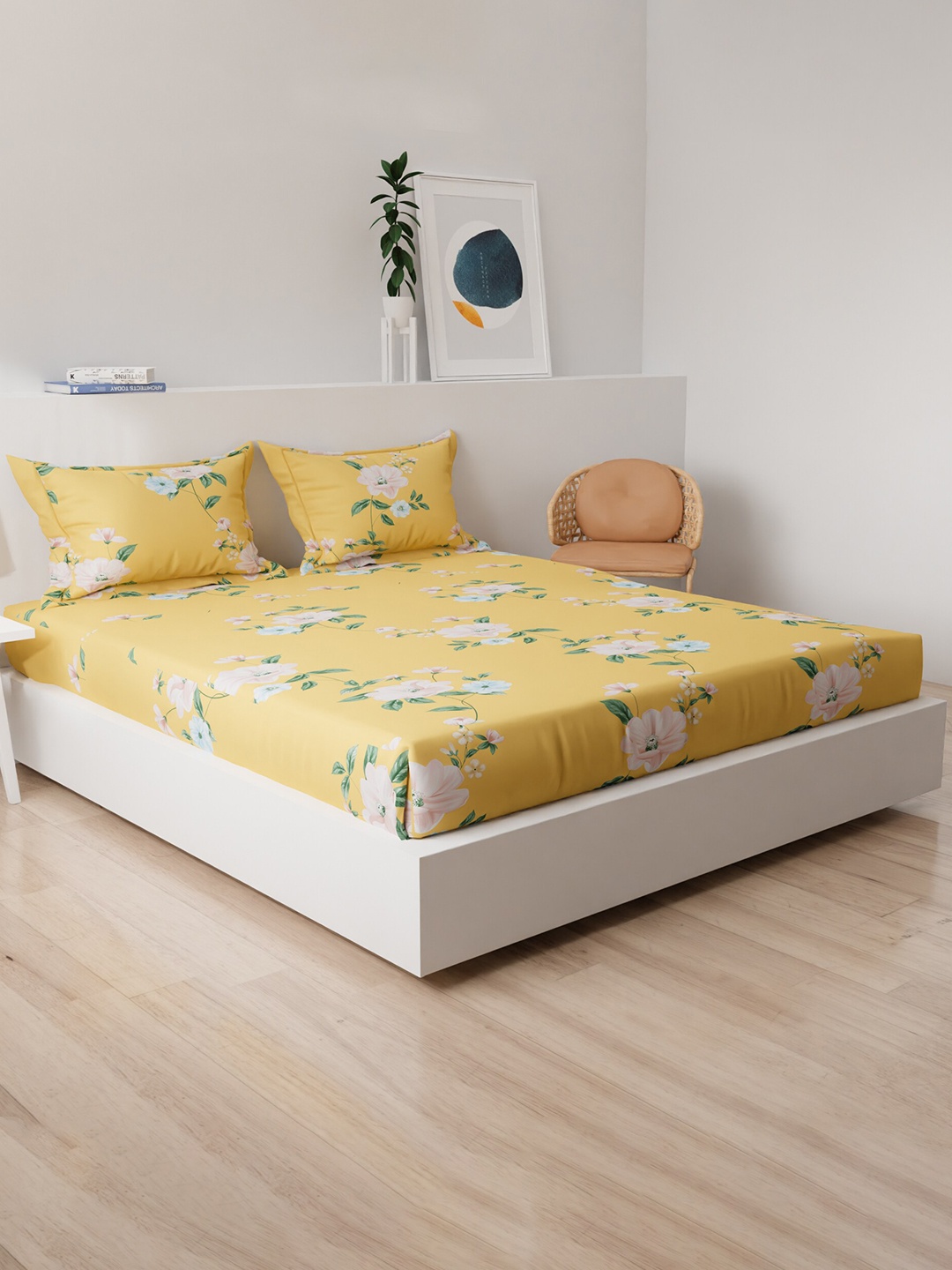 

Stoa Paris Yellow & Green 150 TC Queen Bedsheet with 2 Pillow Covers