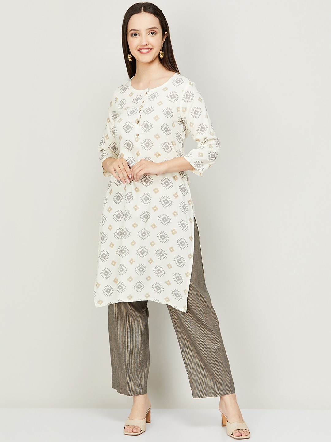 

Melange by Lifestyle Women Off White Geometric Printed Kurta