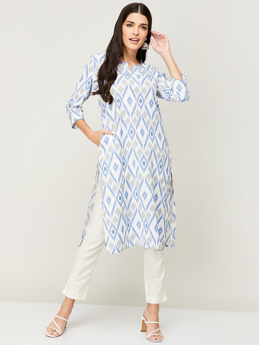 

Melange by Lifestyle Women Off White & Blue Geometric Printed Kurta