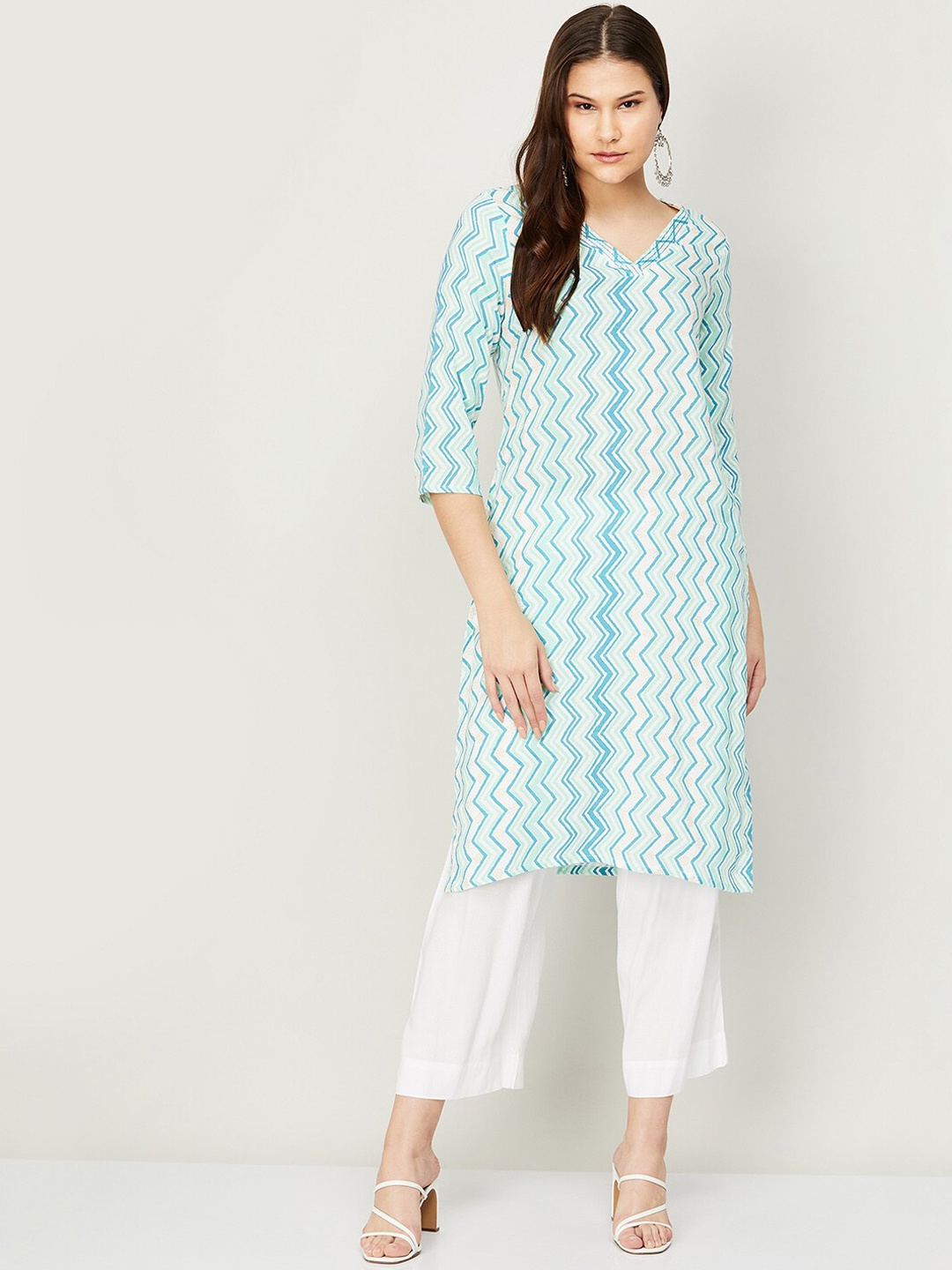 

Melange by Lifestyle Women Teal Blue & White Geometric Printed Kurta