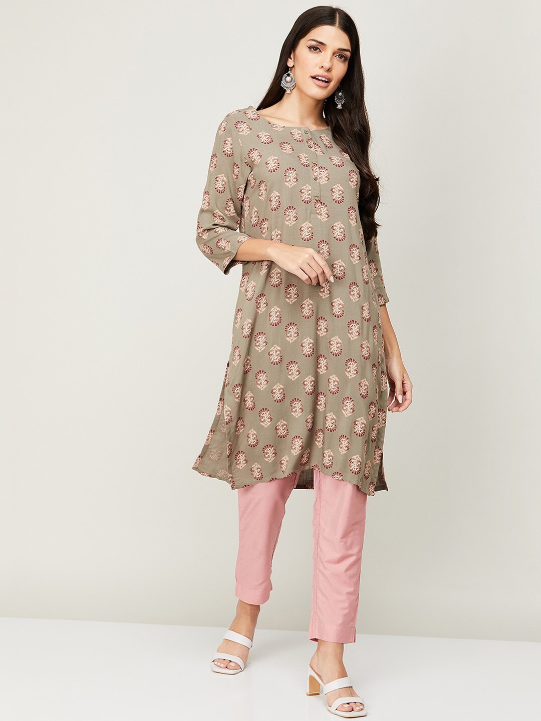 

Melange by Lifestyle Women Grey Floral Printed Kurta