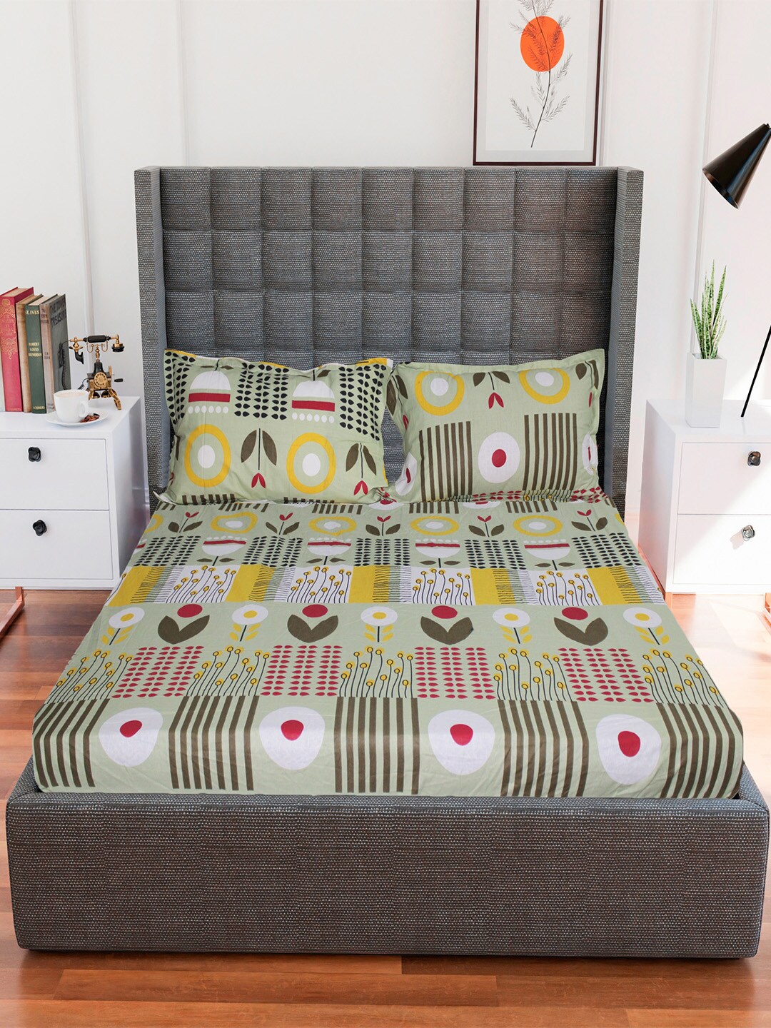 

AVI Green & White Floral 180 TC Cotton King Bedsheet with 2 Pillow Covers