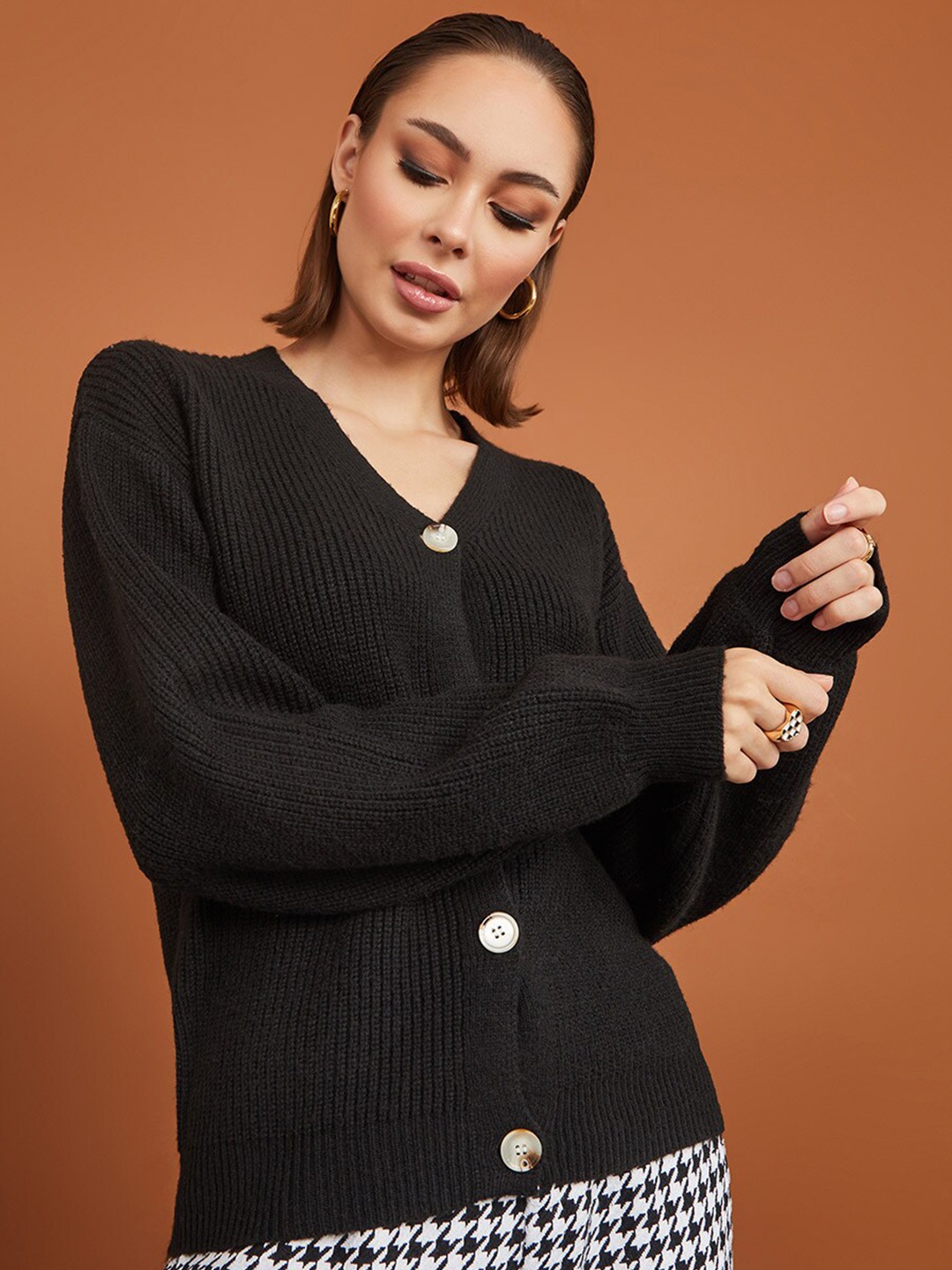 

Styli Women Rib Knitted V-Neck Regular Cardigan, Black