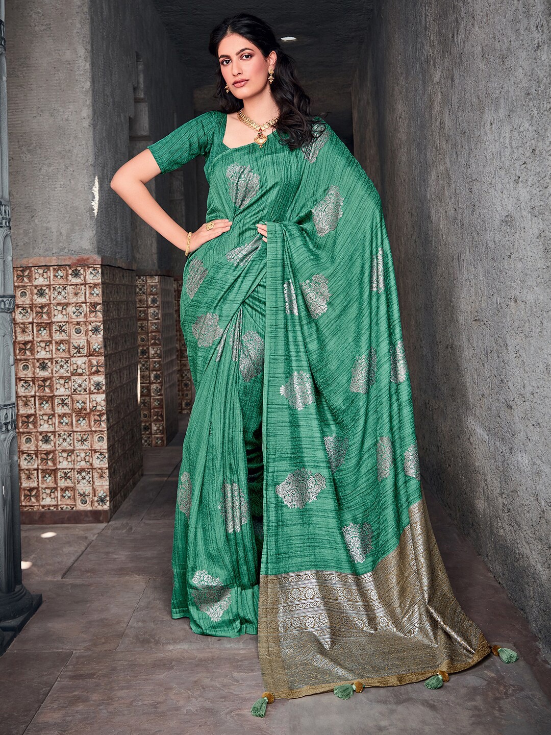 

Mitera Sea Green & Silver-Toned Floral Sequinned Silk Blend Bagh Saree