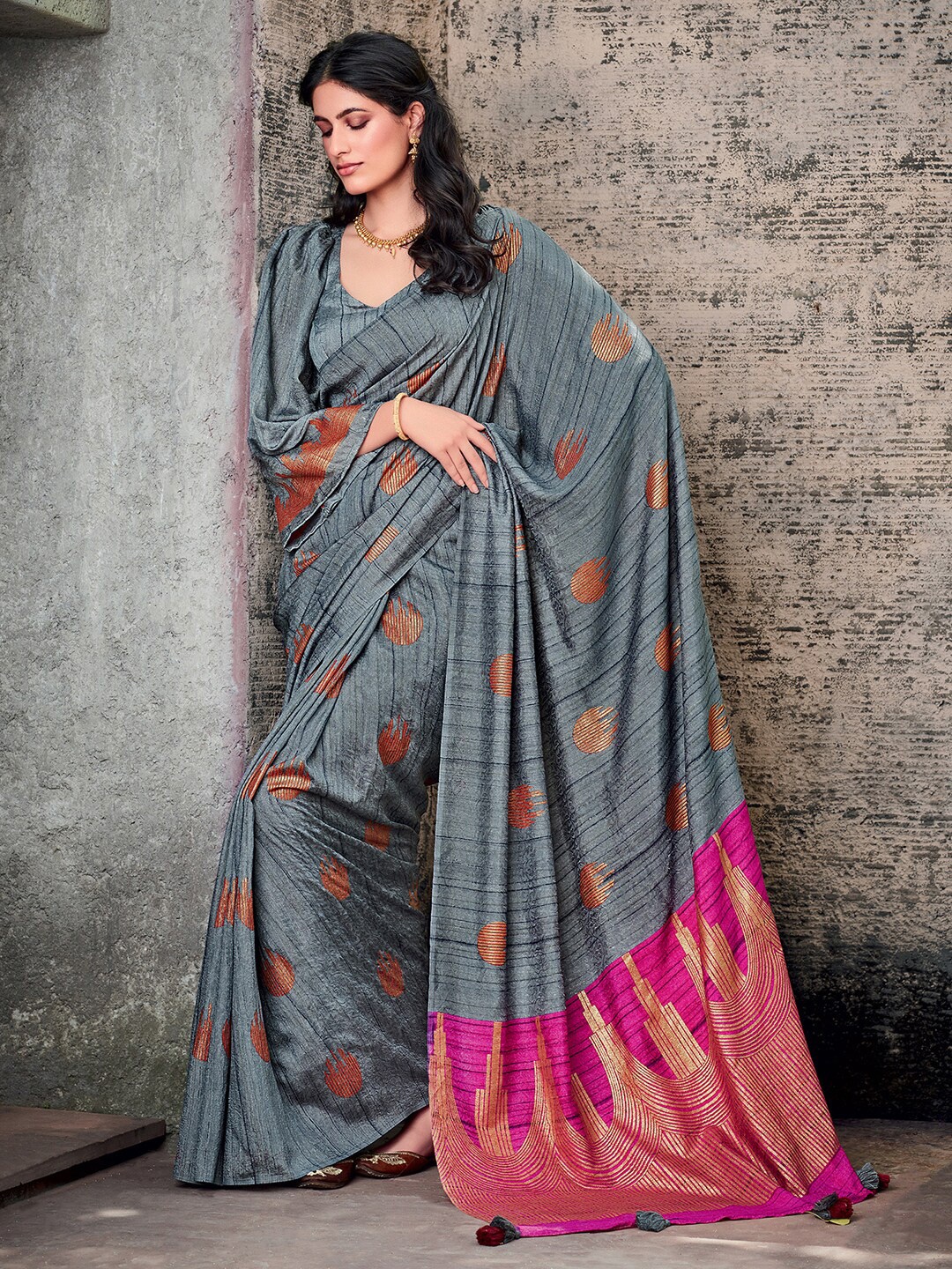 

Mitera Grey & Pink Silk Blend Bagh Saree
