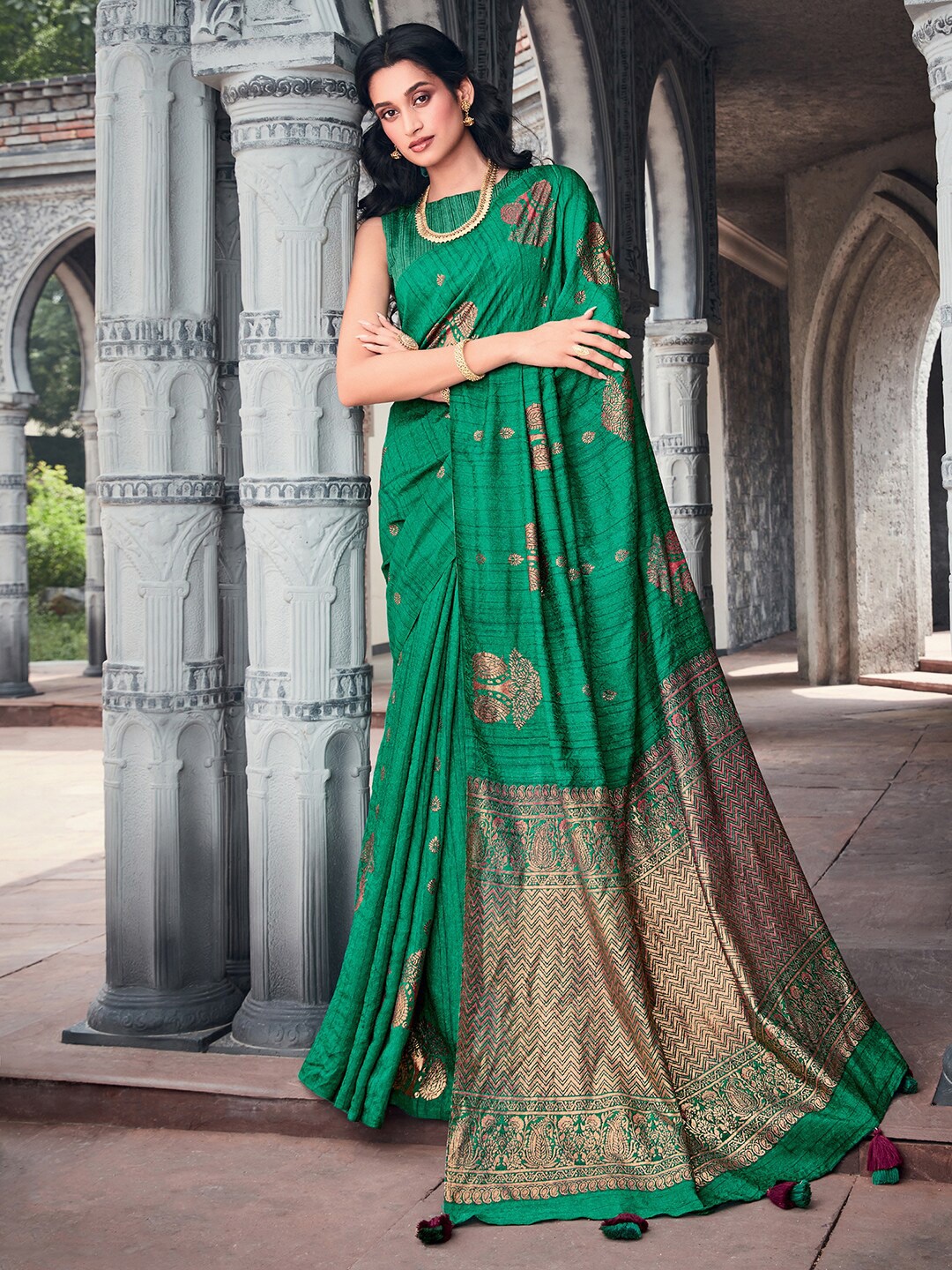 

Mitera Green & Copper-Toned Silk Blend Bagh Saree