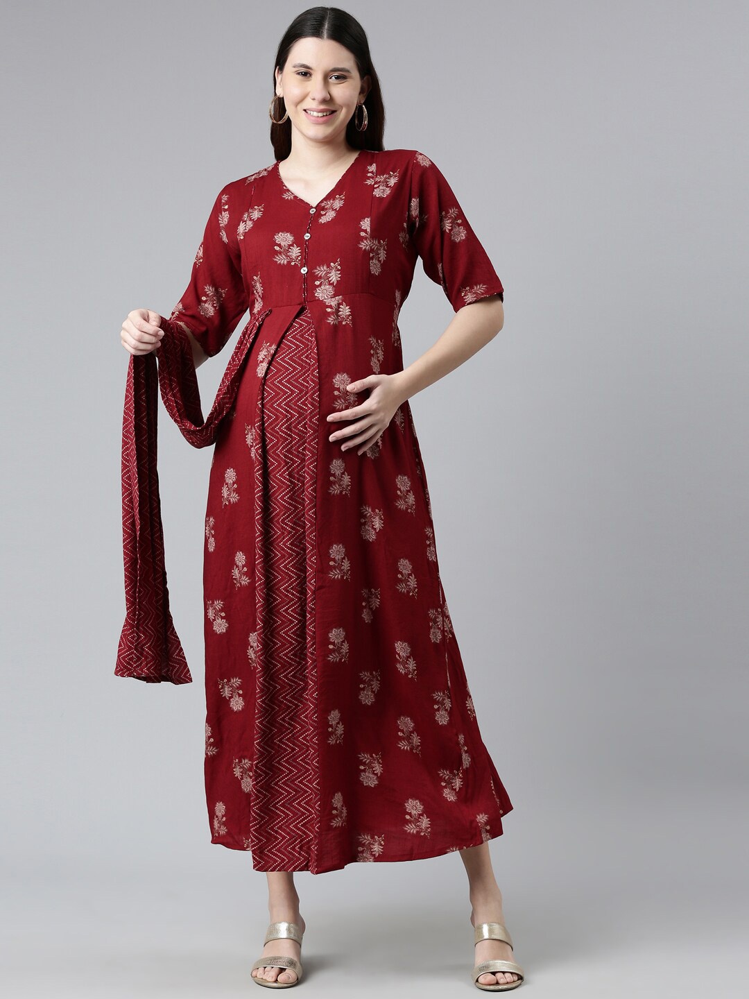 

GOLDSTROMS Maroon Printed Maxi Nightdress