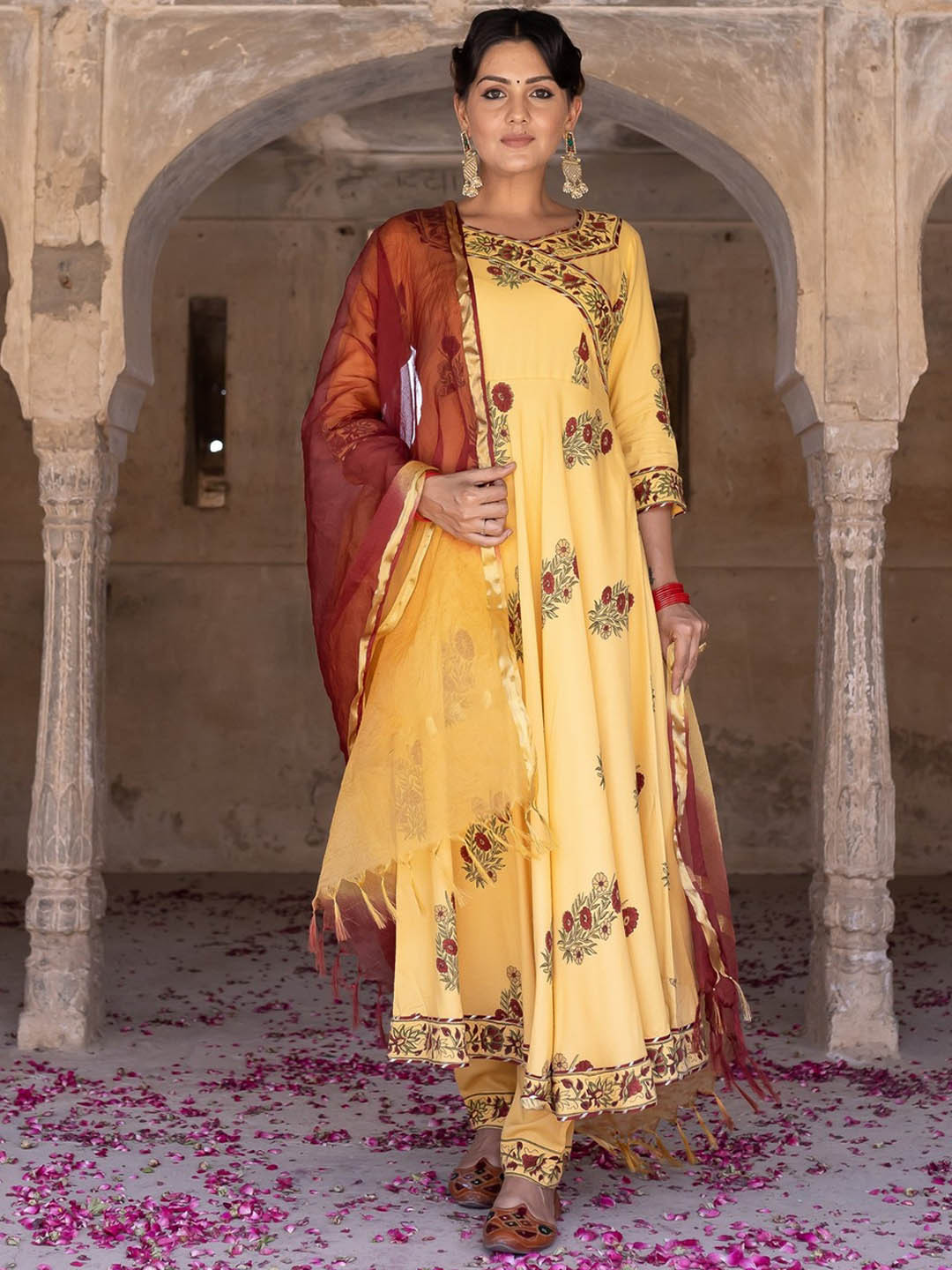 

PHEETA Women Yellow Floral Printed Angrakha Kurta with Trousers & With Dupatta