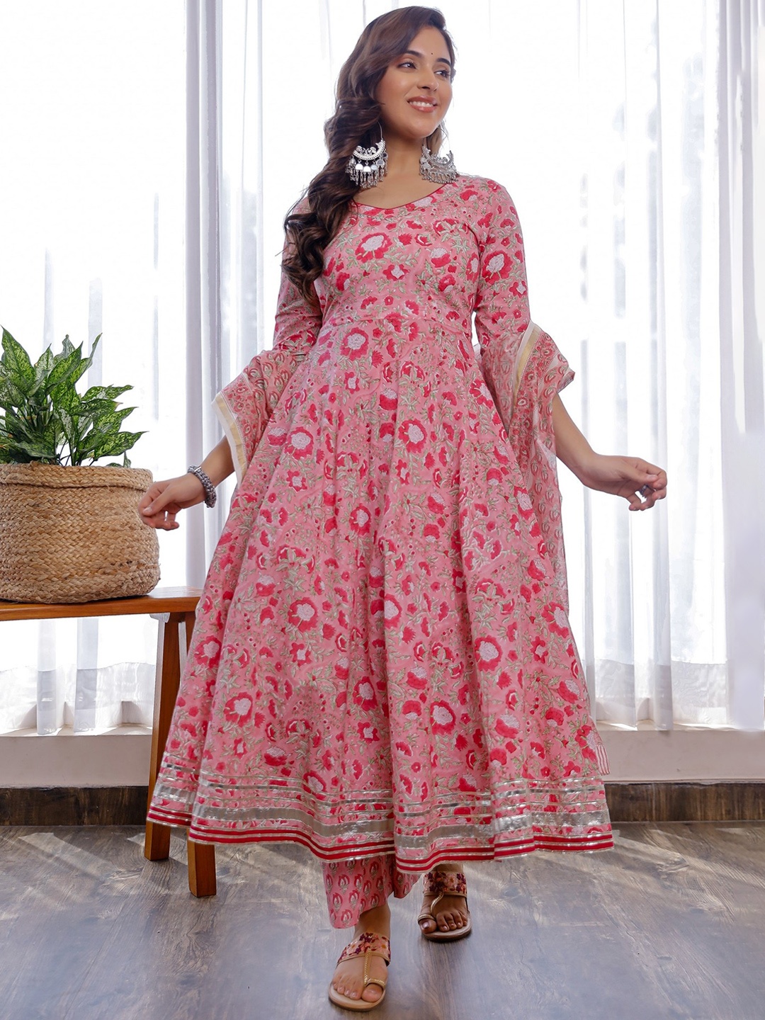 

PHEETA Women Pink Ethnic Motifs Printed Empire Pure Cotton Kurta with Trousers & With Dupatta