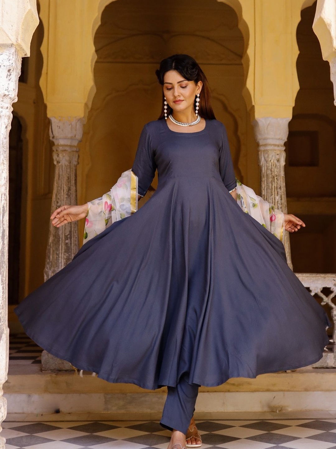

PHEETA Women Grey Kurta with Trousers & With Dupatta