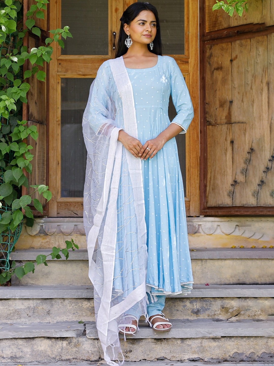 

PHEETA Women Blue & White Embroidered Kurta with Trousers & Dupatta