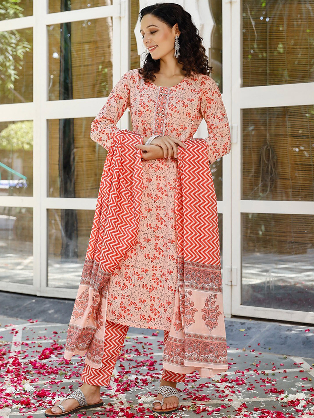 

PHEETA Women Orange Floral Printed Pure Cotton Kurta with Trousers & With Dupatta
