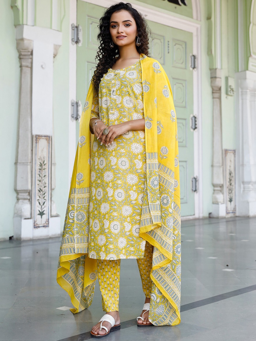 

PHEETA Women Yellow Floral Printed Pure Cotton Kurta with Trousers & With Dupatta
