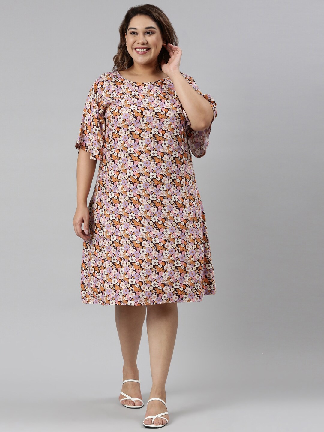 

The Pink Moon Women Plus Size Black & Pink Floral A-Line Dress
