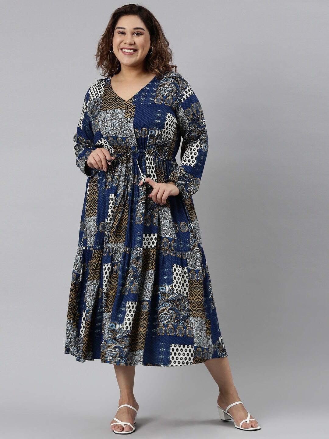 

The Pink Moon Women Plus Size Navy Blue & Brown Printed Fit and Flare Dress