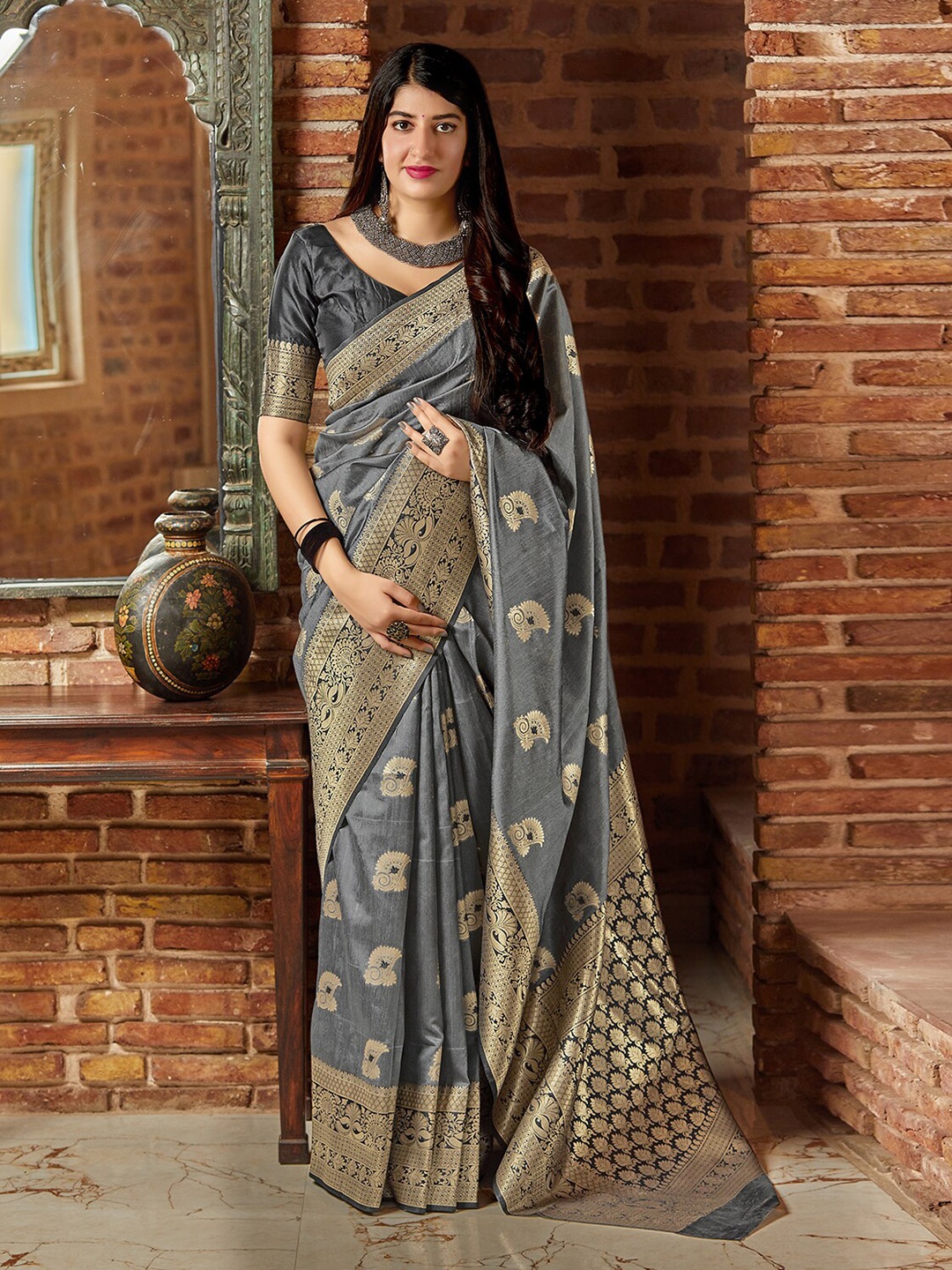 

MONJOLIKA FASHION Grey Woven Design Zari Silk Blend Banarasi Saree