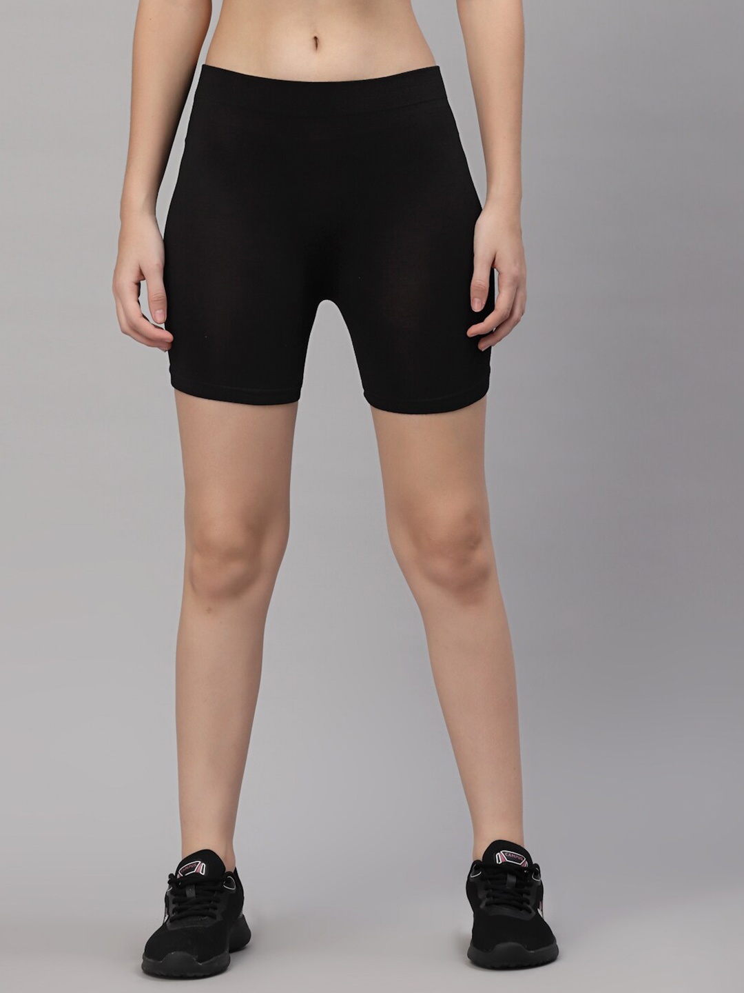 

Friskers Women Black Skinny Fit Cotton Cycling Sports Shorts