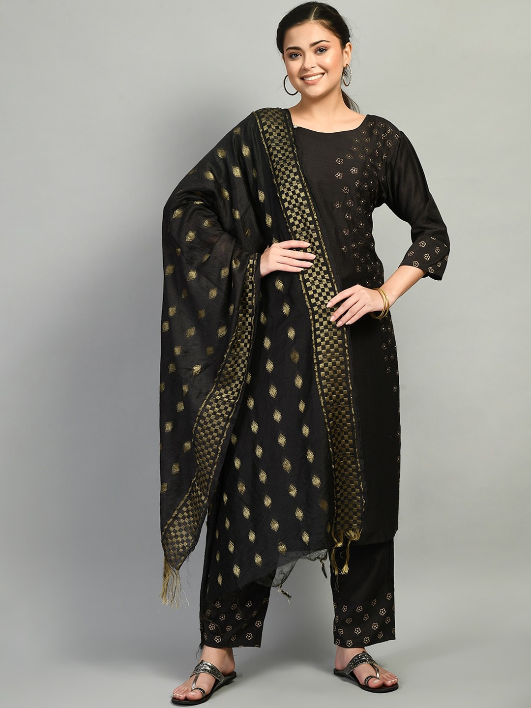 

DesiNoor.com Women Grey Embroidered Kurta with Trousers & With Dupatta