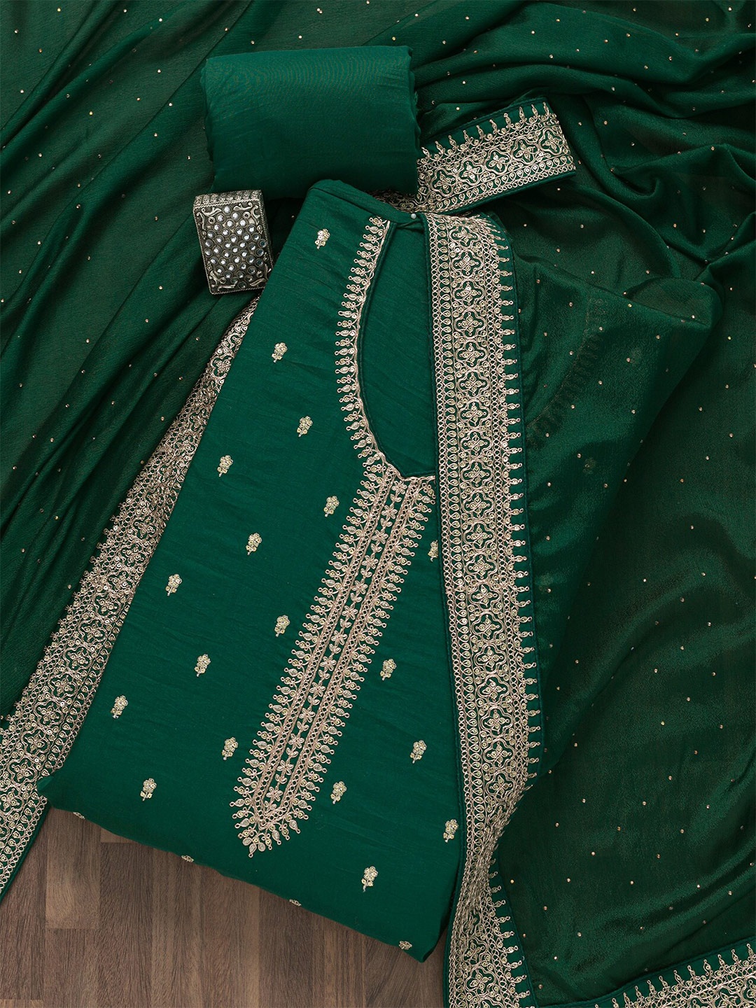 

Koskii Green & Gold-Toned Embroidered Art Silk Unstitched Dress Material