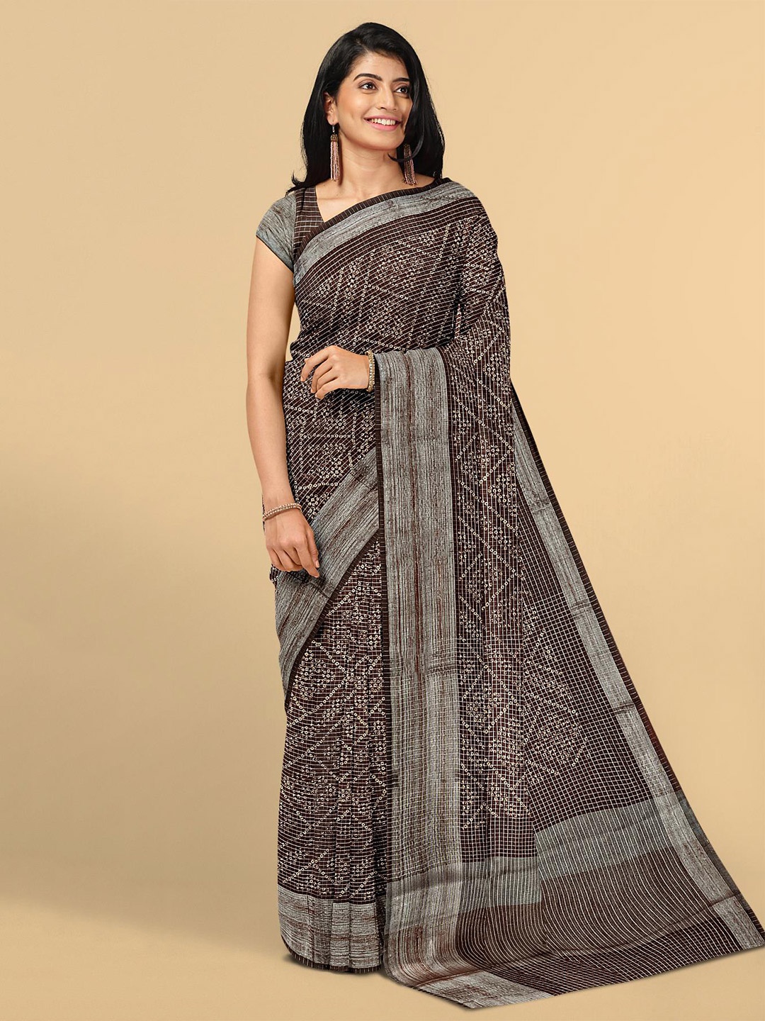 

Kalamandir Brown & White Bandhani Silk Blend Bandhani Saree