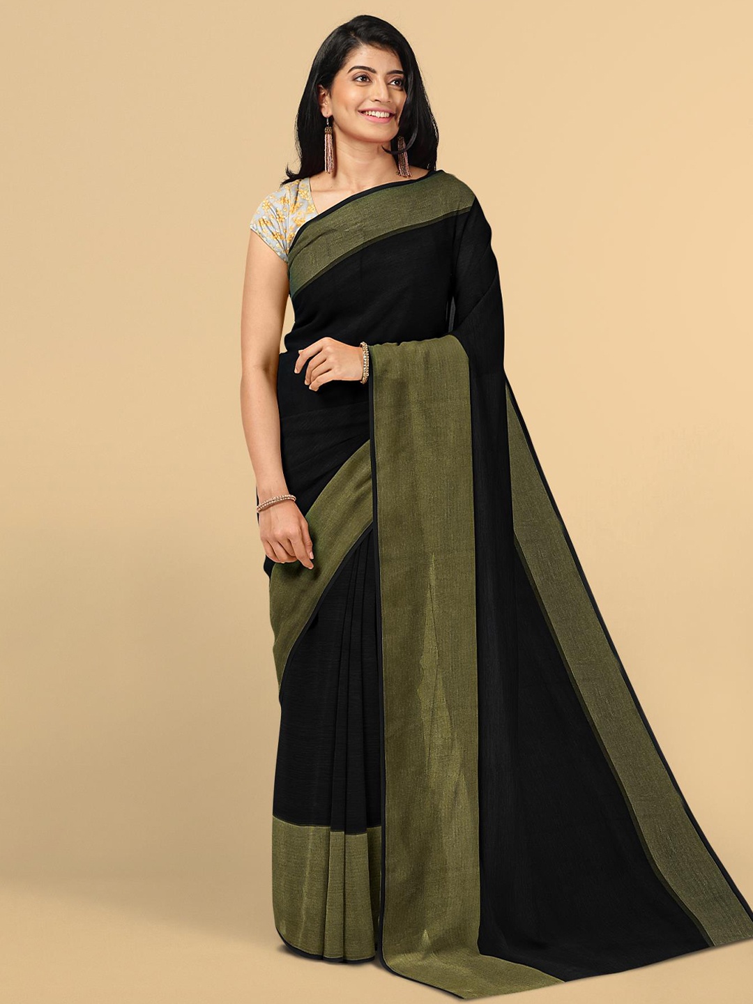 

Kalamandir Black & Gold Solid Zari Pure Chiffon Saree