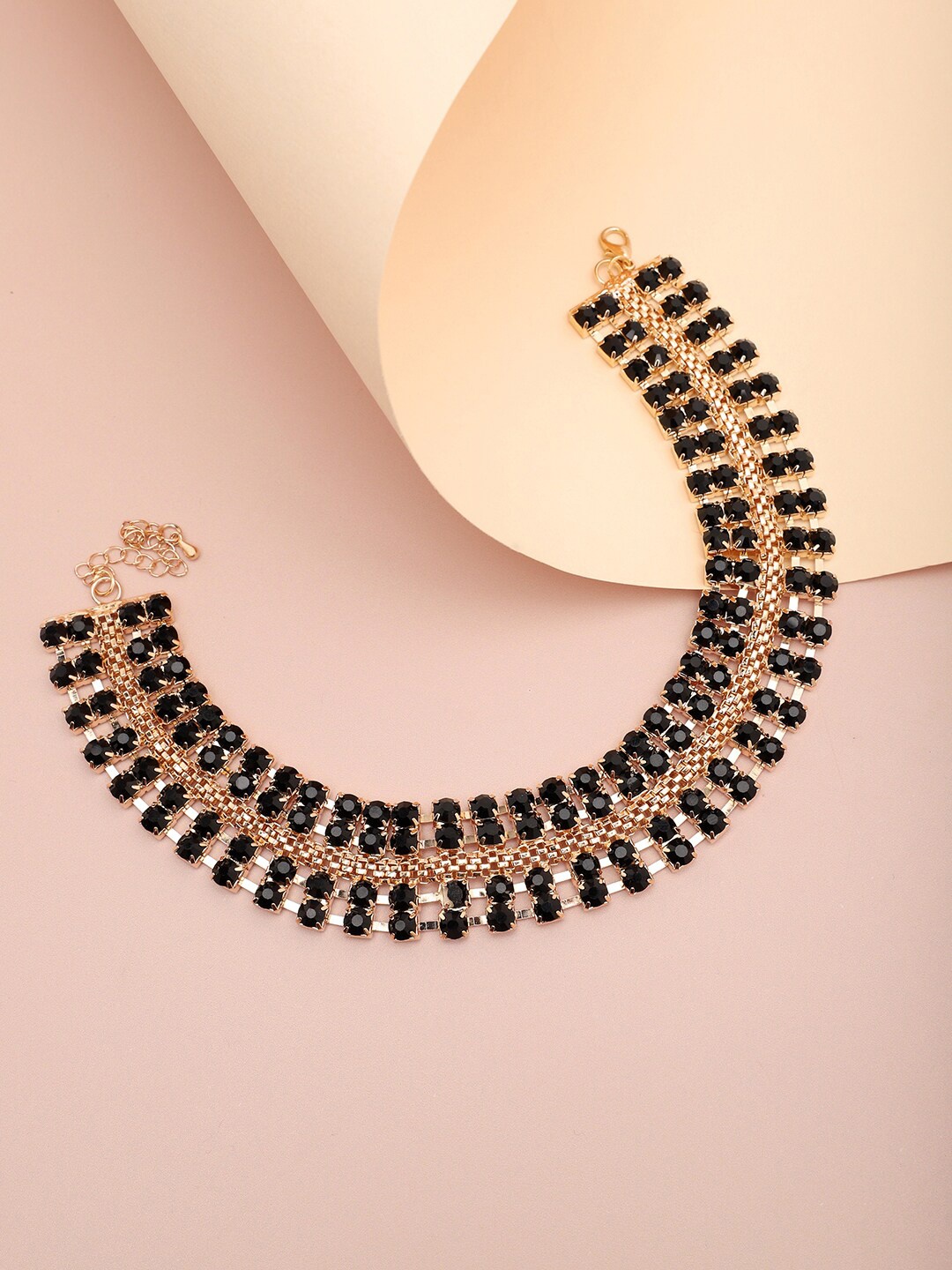 

SOHI Gold-Toned & Black Gold-Plated Necklace