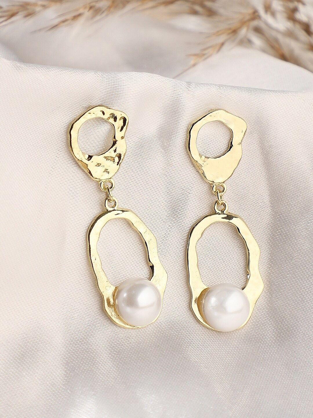 

SOHI Gold Plated & White Contemporary Drop Earrings