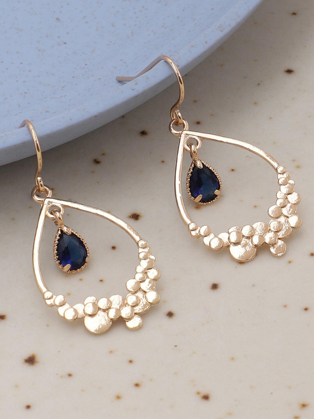 

SOHI Gold-Toned Contemporary Drop Earrings