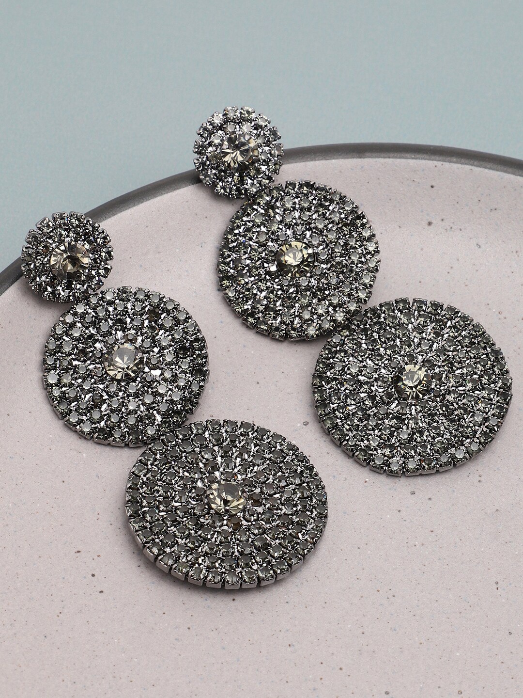 

SOHI Black Gold-Plated Contemporary Drop Earrings