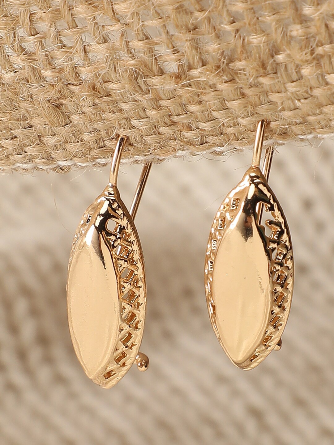 

SOHI Gold-Toned Contemporary Drop Earrings