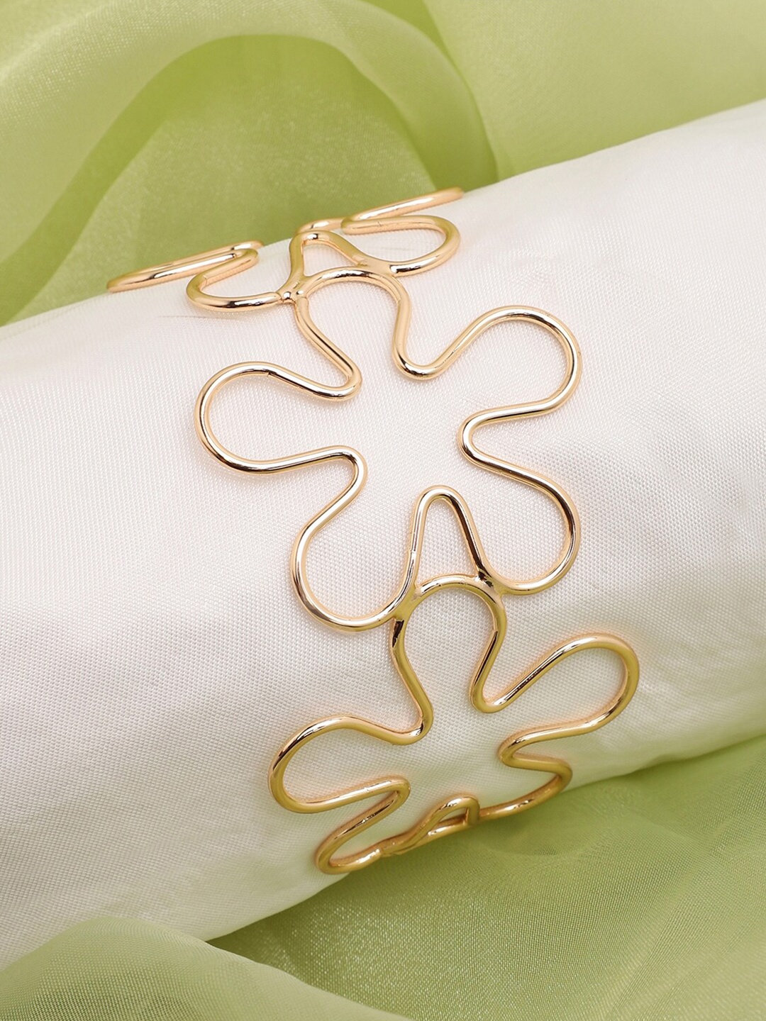 

SOHI Women Gold-Toned Gold-Plated Armlet Bracelet