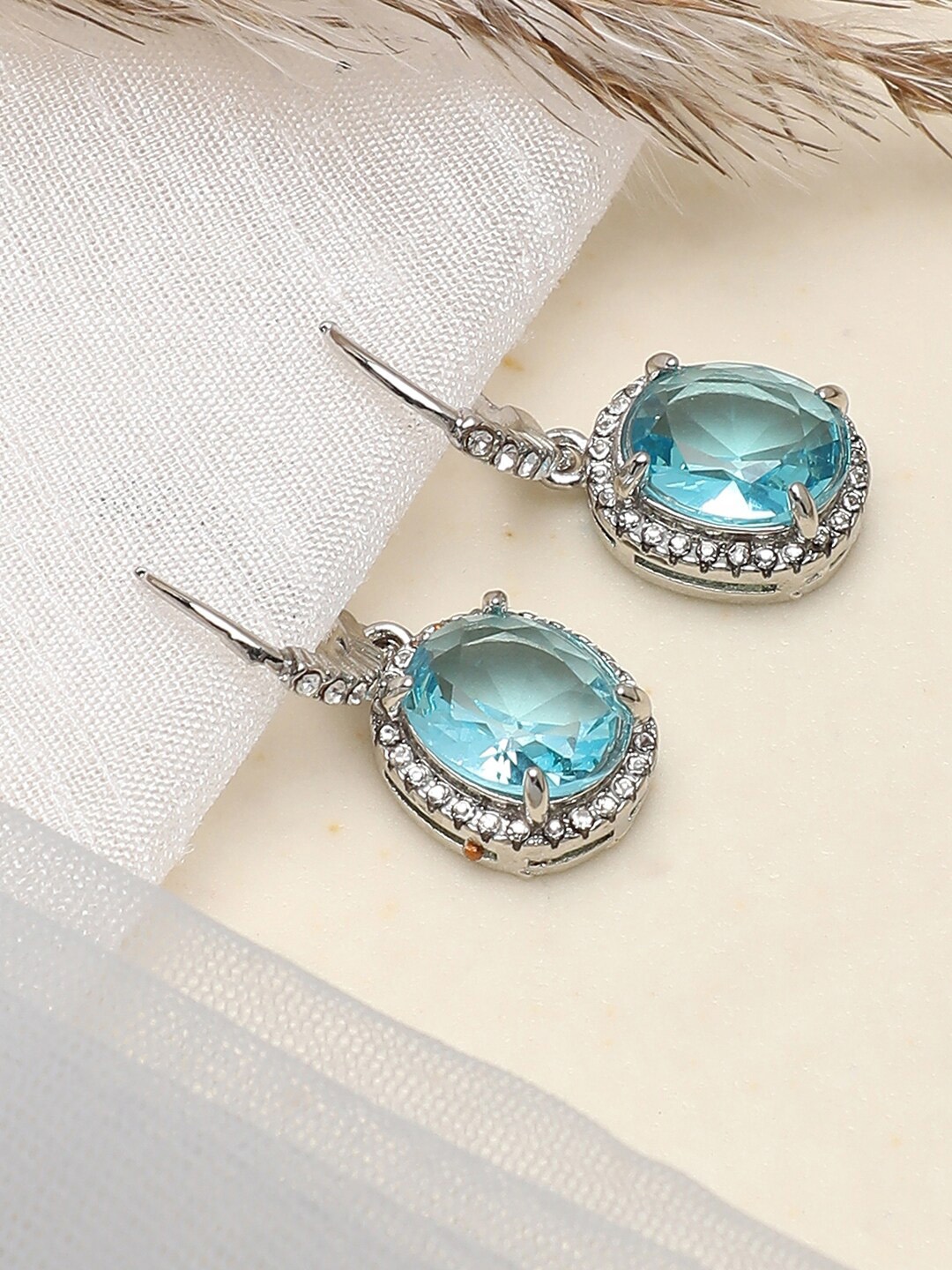

SOHI Blue Contemporary Blue Stone Drop Earrings