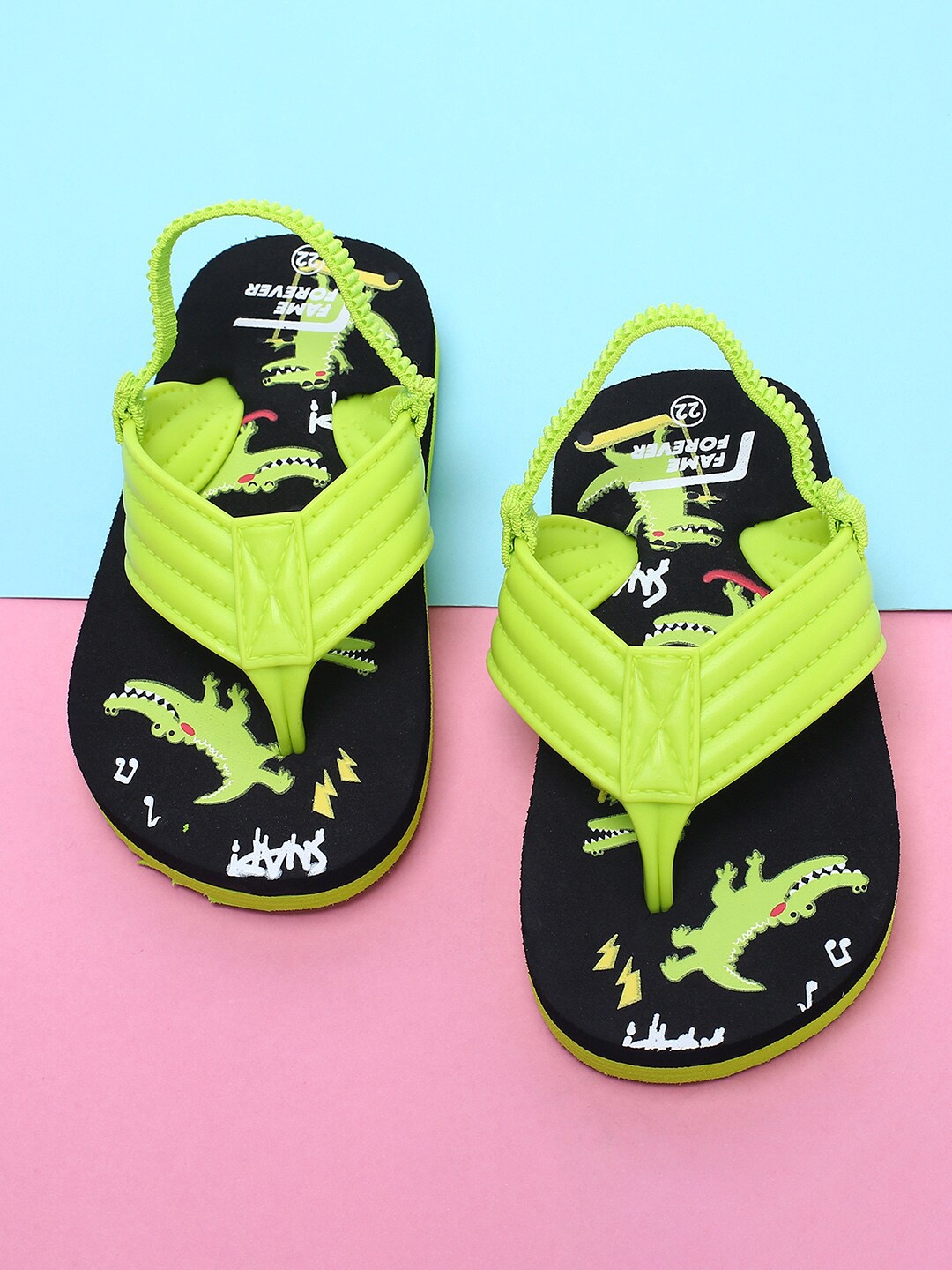 

Fame Forever by Lifestyle Boys Green & Black Printed Thong Flip-Flops