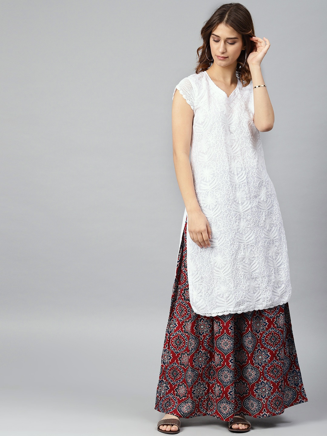 

Saadgi Women White Chikankari Embroidered Straight Kurta