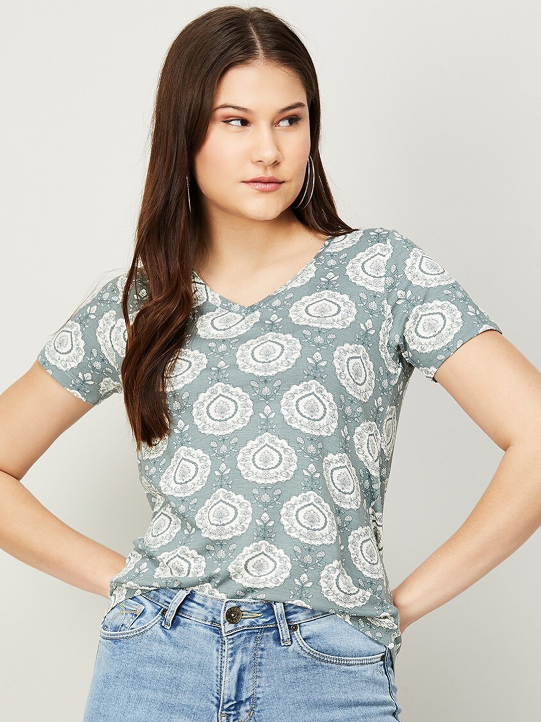 

Colour Me by Melange Women Grey Print Longline Top