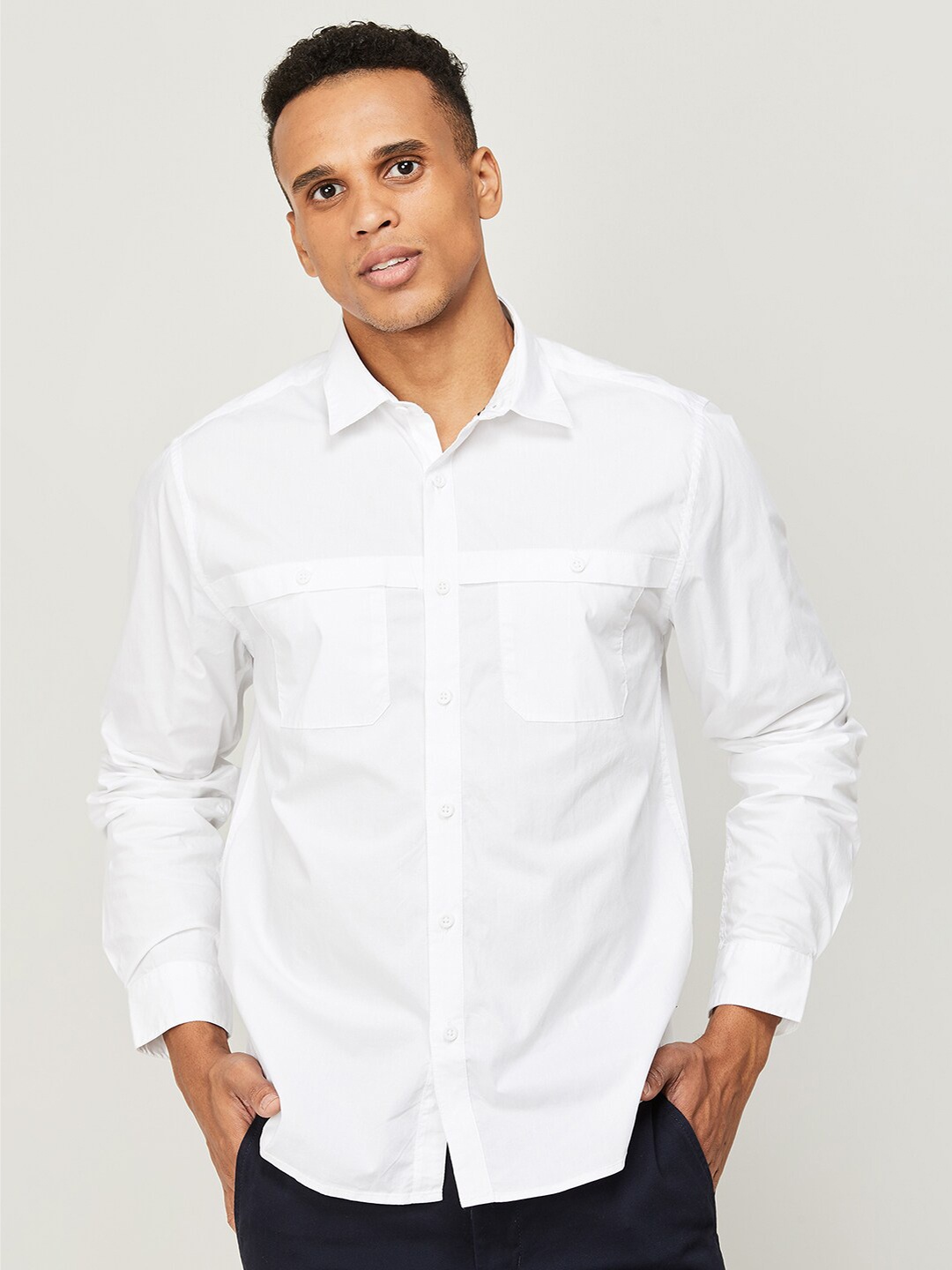 

Bossini Men White Solid Cotton Casual Shirt