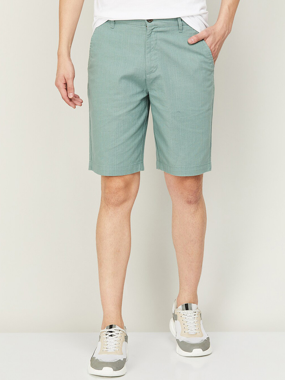 

Fame Forever by Lifestyle Men Green Regular Fit Solid Cotton Shorts