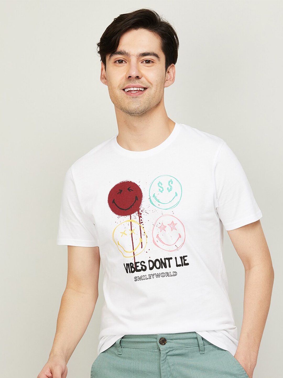 

SmileyWorld Men White Printed Pure Cotton T-shirt