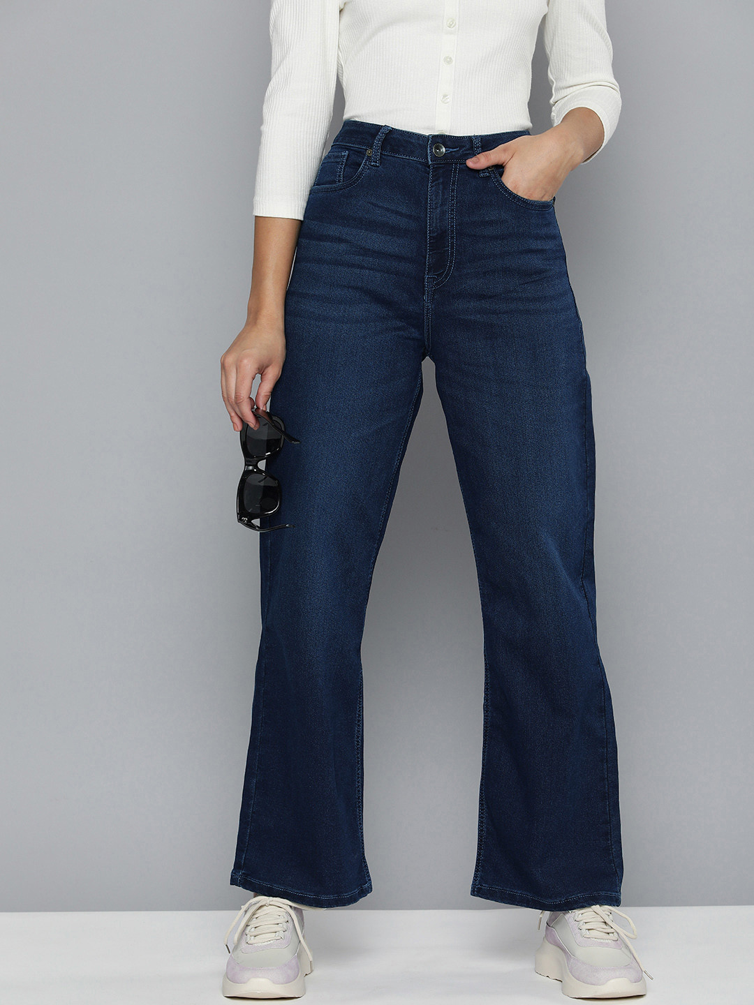 

Flying Machine Women Blue Straight Fit High-Rise Light Fade Stretchable Jeans