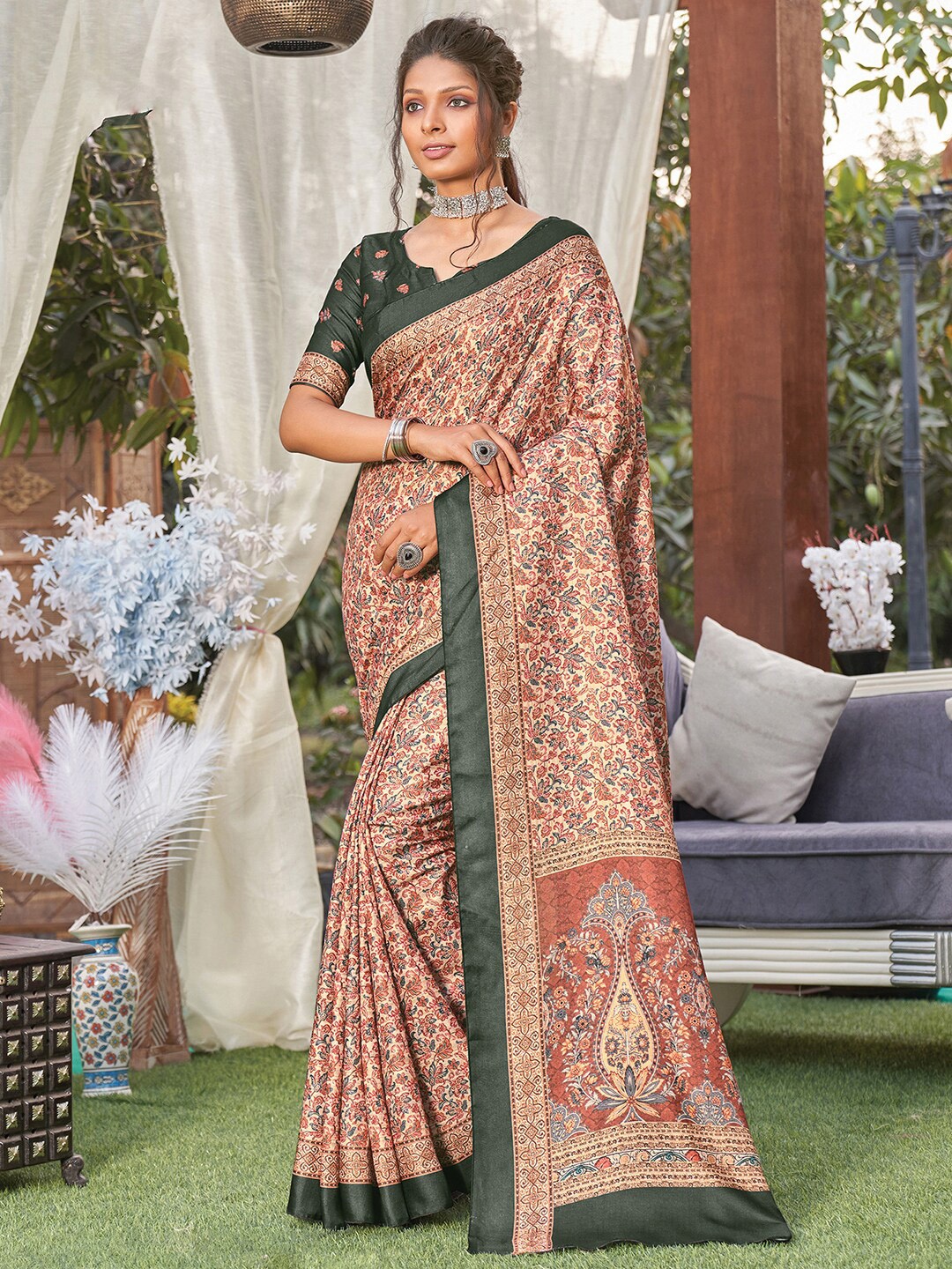 

Saree mall Cream-Coloured & Green Batik Bagru Sarees
