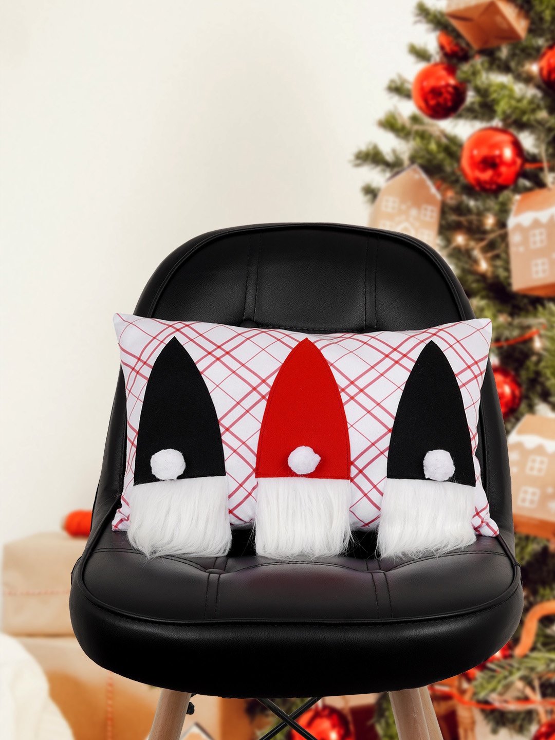 

Crazy Corner White & Red Patterned Christmas Cushion