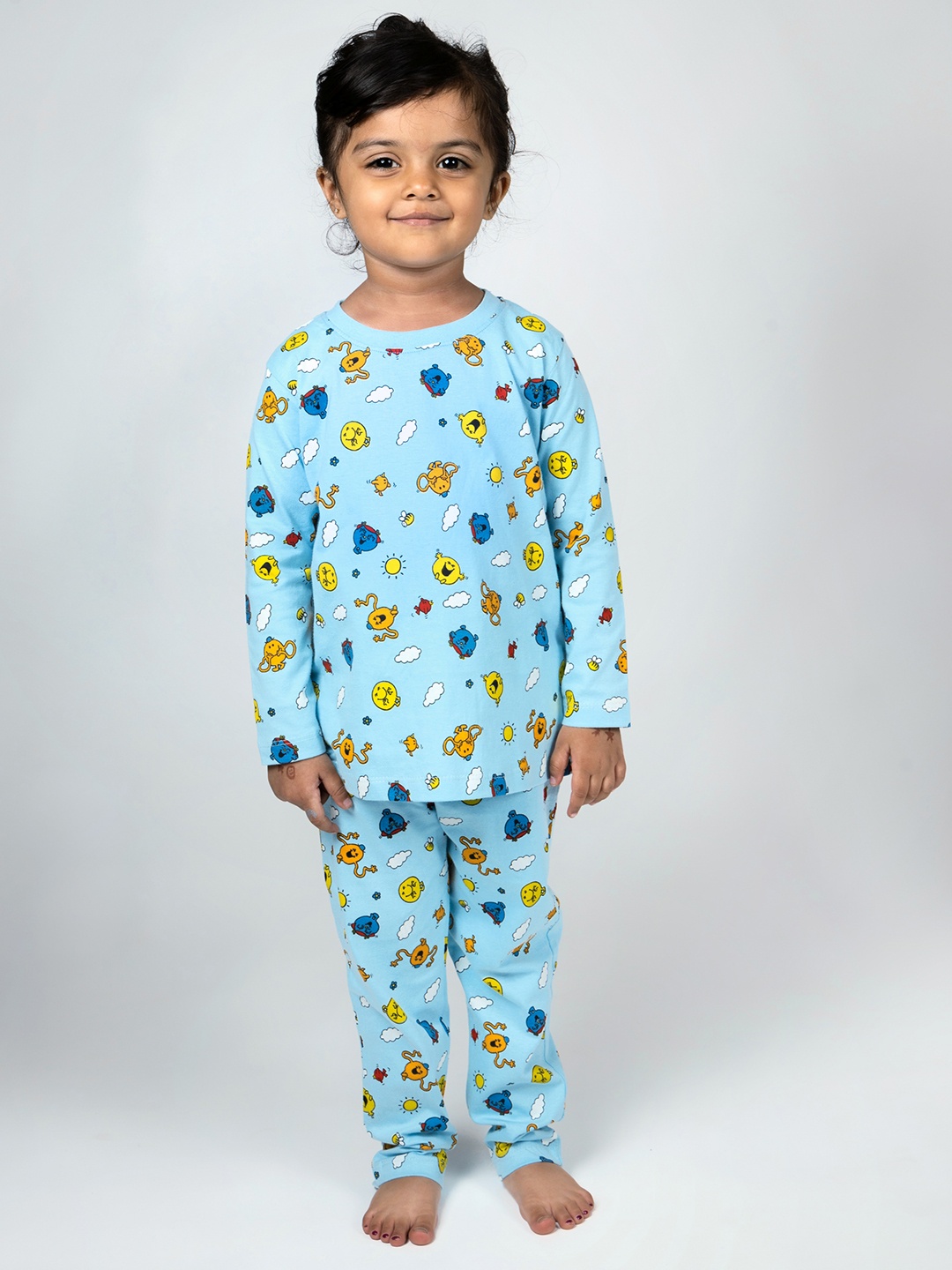 

Cuddles for Cubs Unisex Kids Blue & White Printed Pure Cotton Night suit